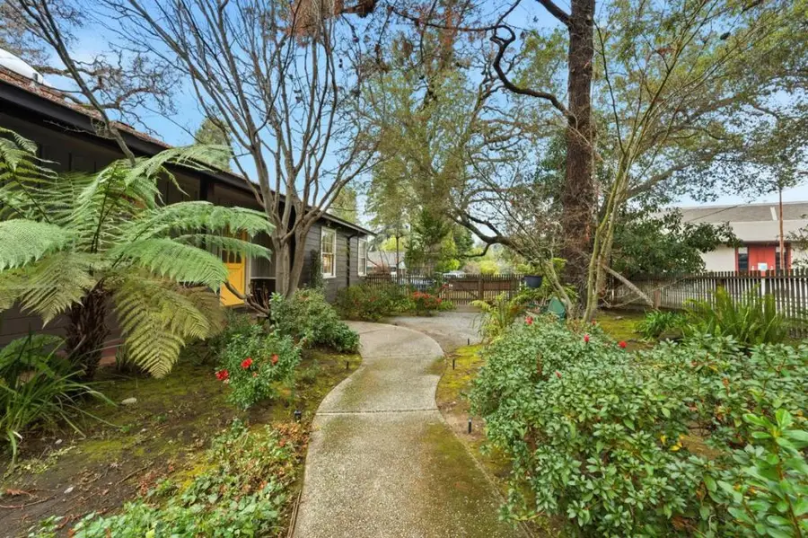 1698 Cordilleras Road, Redwood City, CA 94062 - Image #2