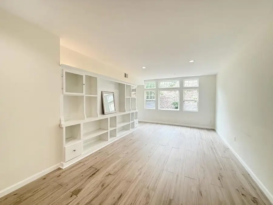 313 Crescent Court, Brisbane, CA 94005 - Image #2