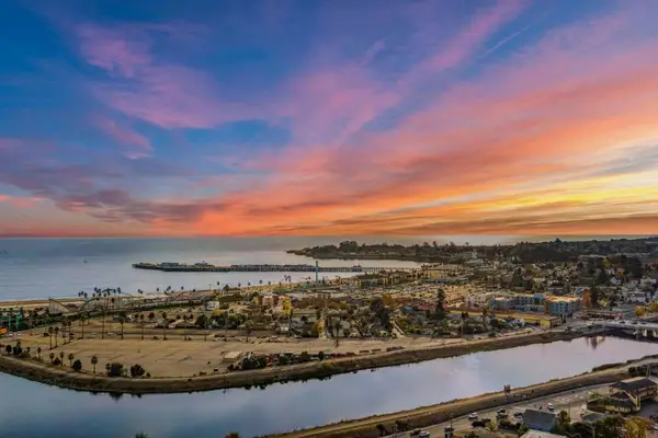 1099 38th Avenue, Santa Cruz, CA 95062