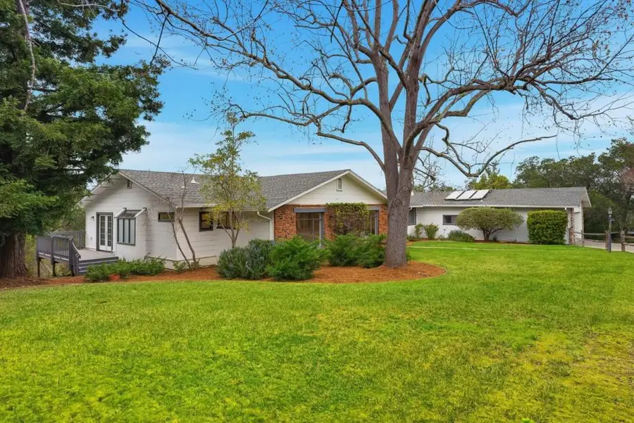 10915 Mora Drive, Los Altos Hills, CA 94024 - Image #2