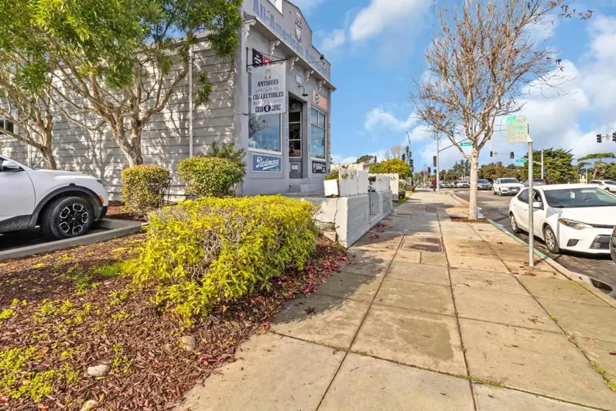 883 Lighthouse Avenue, Monterey, CA 93940 - Image #2