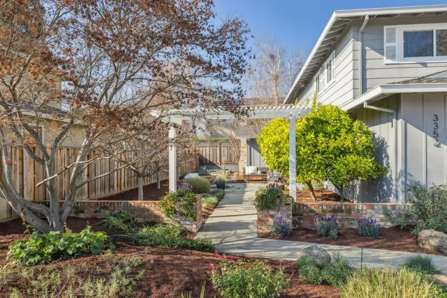 3352 Villa Robleda Drive, Mountain View, CA 94040 - Image #2