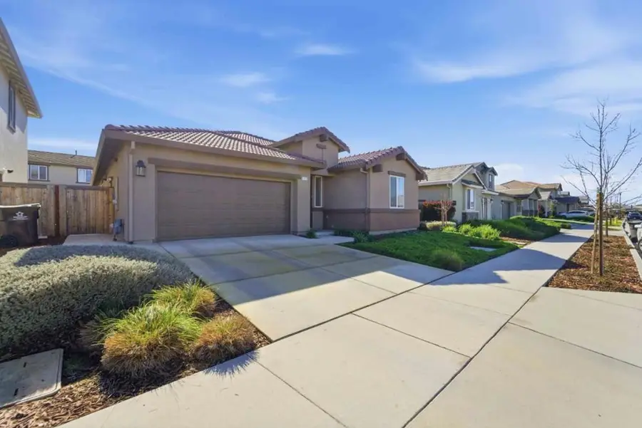 958 Shearwater Road, Lathrop, CA 95330 - Image #2