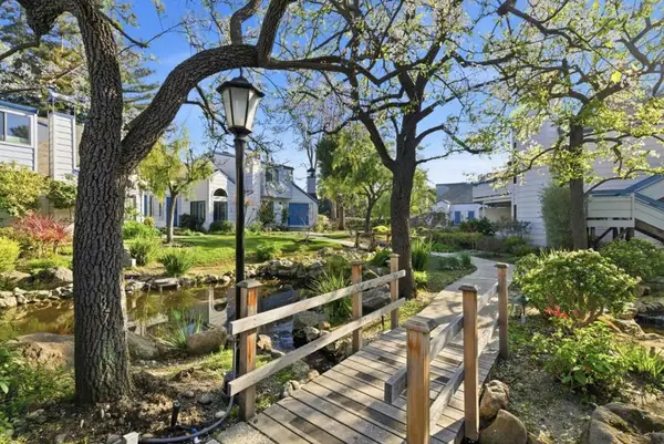 248 Walker Drive #17, Mountain View, CA 94043