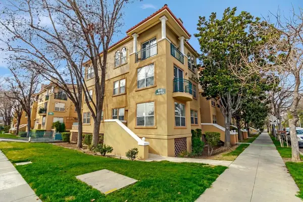 951 S 12th Street #220, San Jose, CA 95112