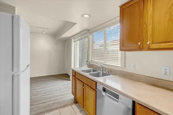 3137 Seacrest Avenue #17, Marina, CA 93933