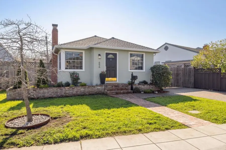 656 Magnolia Drive, San Mateo, CA 94402 - Image #2