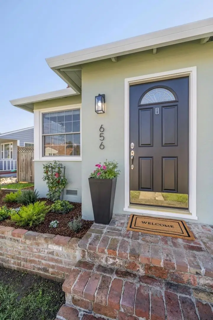 656 Magnolia Drive, San Mateo, CA 94402 - Image #3
