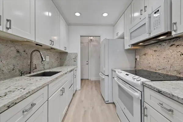 120 Saratoga Avenue #107, Santa Clara, CA 95051