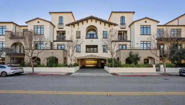 100 1st Street #307, Los Altos, CA 94022