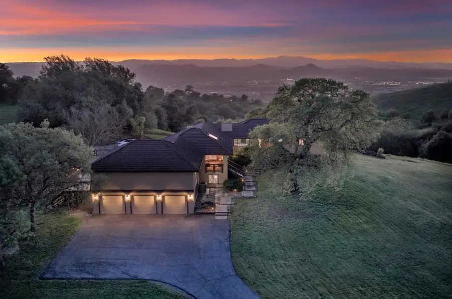 3270 Paseo Vista Avenue, San Martin, CA 95046 - #2