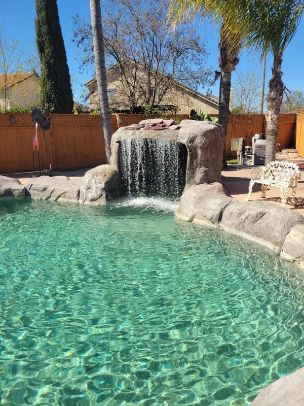 573 Rosewood Court, Los Banos, CA 93635