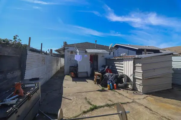 7118 Halliday Avenue, Oakland, CA 94605