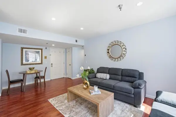 711 S Bayshore Boulevard #6, San Mateo, CA 94401