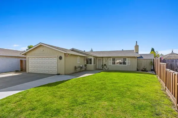 11 Saint Charles Place, Salinas, CA 93905