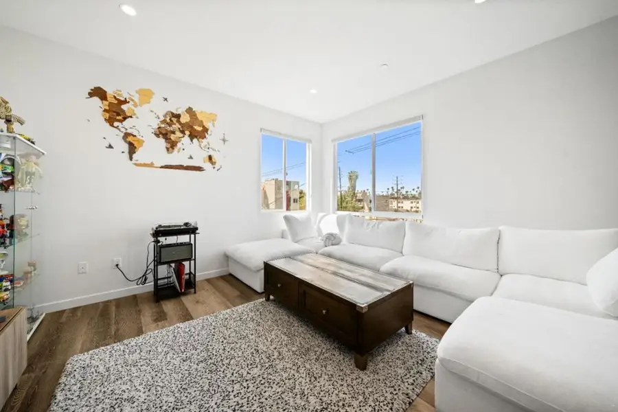 1055 S Serrano Avenue #305, Los Angeles, CA 90006 - #3