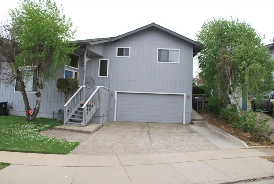 18761 Eisenhower Street, Salinas, CA 93906 - #2
