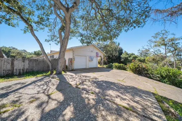15400 Oak Hills Drive, Salinas, CA 93907