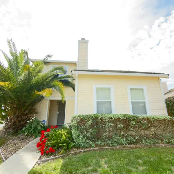 9233 Laguna Pointe Way, Elk Grove, CA 95758