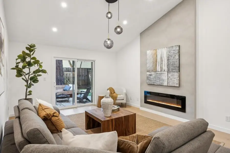 142 Mission Drive, East Palo Alto, CA 94303 - #2