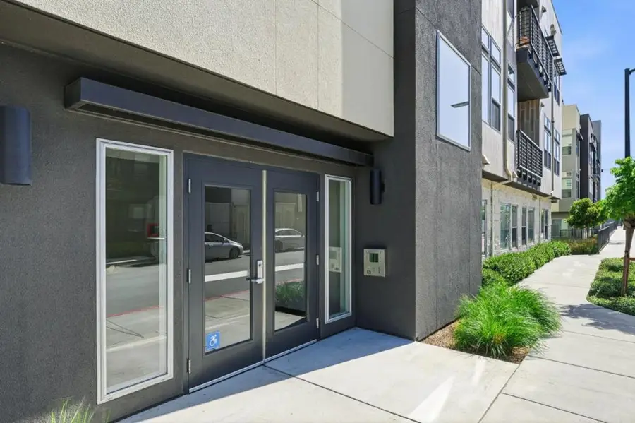 220 Waters Park Circle #101, San Mateo, CA 94403 - #2