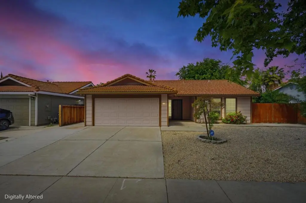 131 W Central Avenue, Tracy, CA 95376 - #1
