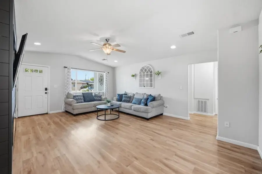 690 El Cerrito Way, Gilroy, CA 95020 - #3