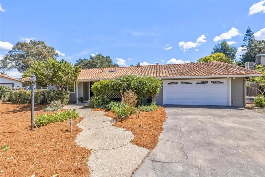 820 Maple Avenue, San Martin, CA 95046 - #2