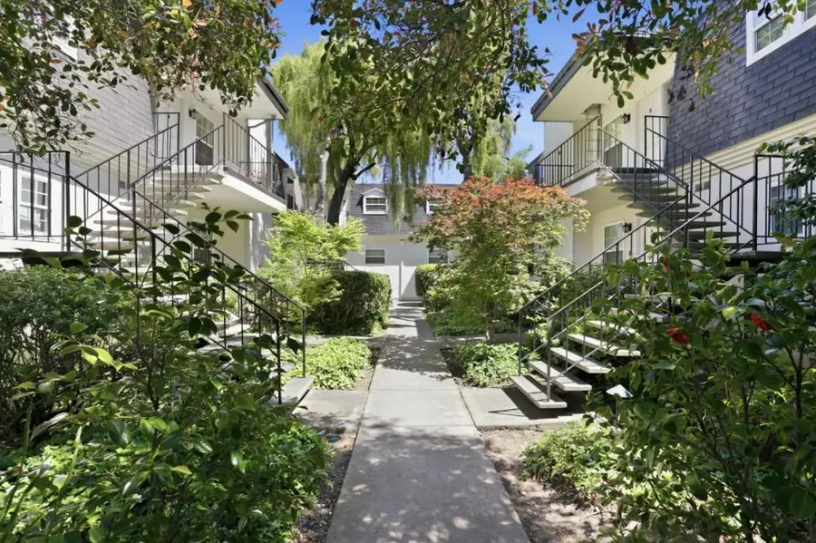 451 Oak Grove Avenue #1, Menlo Park, CA 94025 - #3