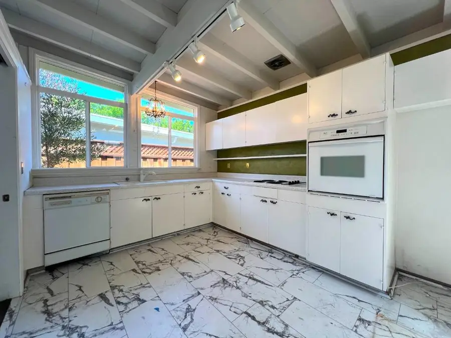 183 Thompson Square, Mountain View, CA 94043 - #3
