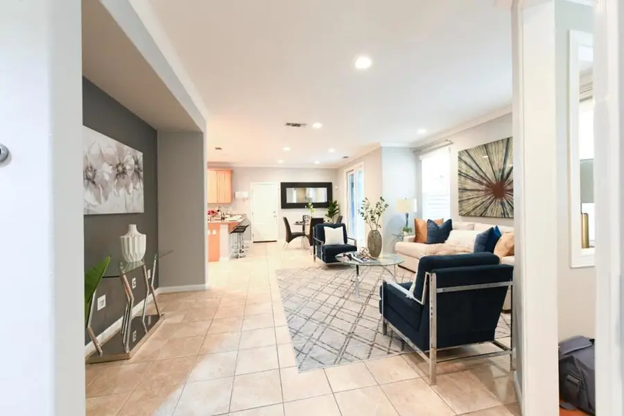 393 Rayos Del Sol Drive, San Jose, CA 95116 - #3