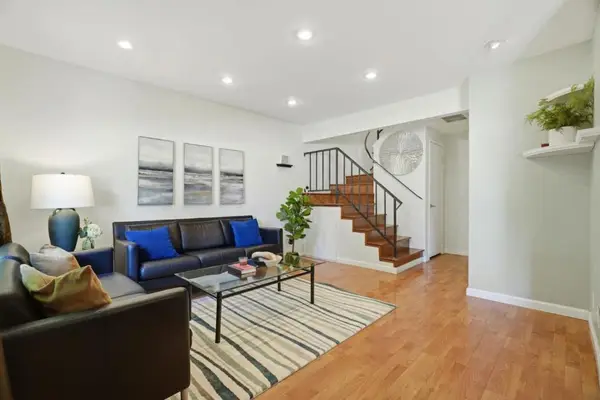 2701 Lone Bluff #18, San Jose, CA 95111