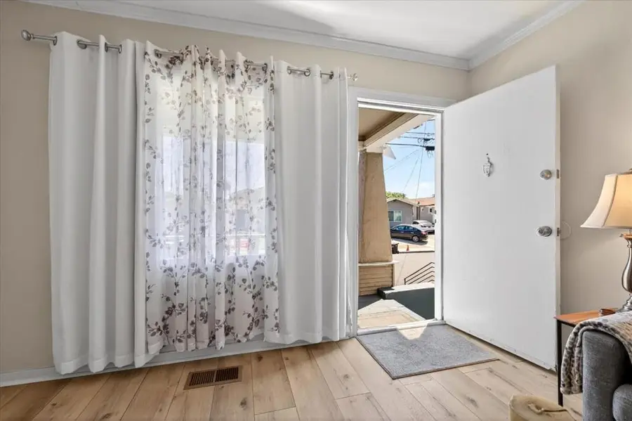 Address Withheld By Seller, Oakland, CA 94605 - #2