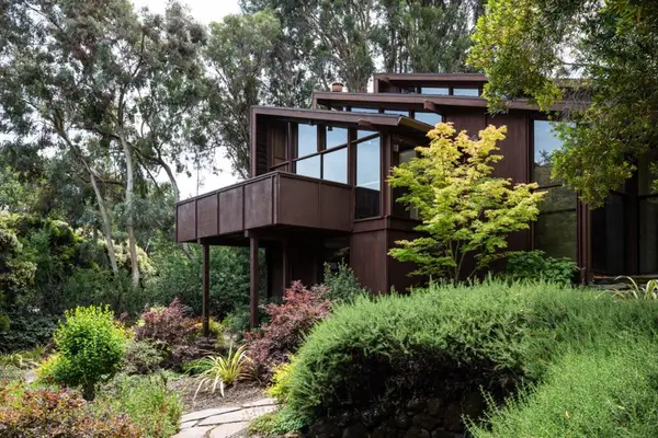 706 Tolman Drive, Stanford, CA 94305