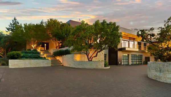22525 Rolling Hills Road, Saratoga, CA 95070