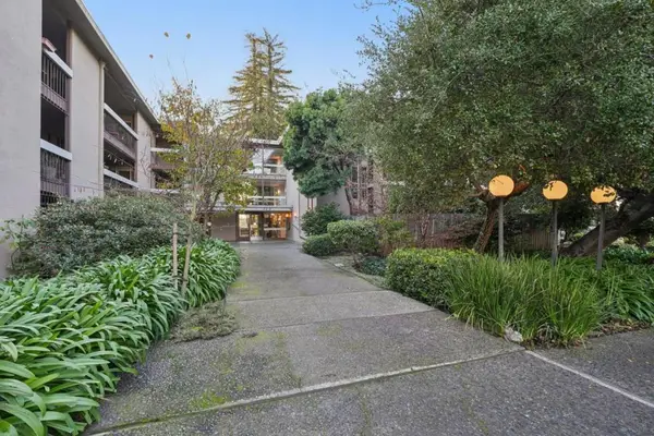 323 Monte Vista Avenue #203, Oakland, CA 94611