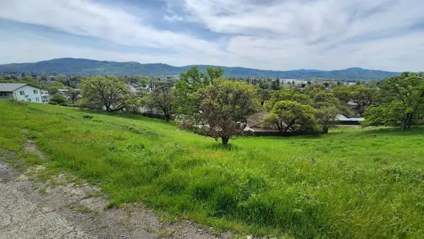 12761 Lakeview Drive, Clearlake Oaks, CA 95423