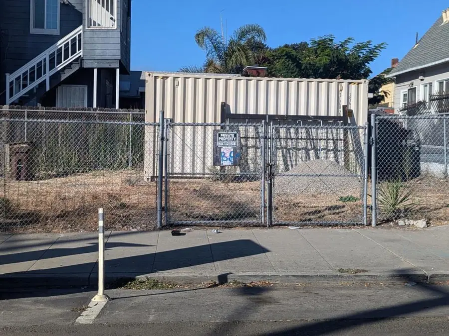 3700 West Street, Oakland, CA 94608 - #2