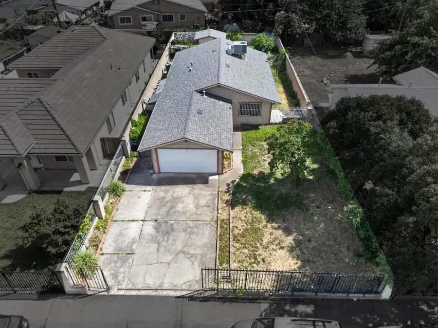 7952 39th Avenue, Sacramento, CA 95824 - #3
