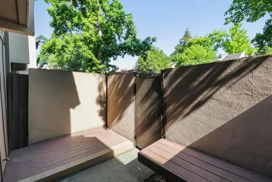 701 Woodside Lane #4, Sacramento, CA 95825 - #3