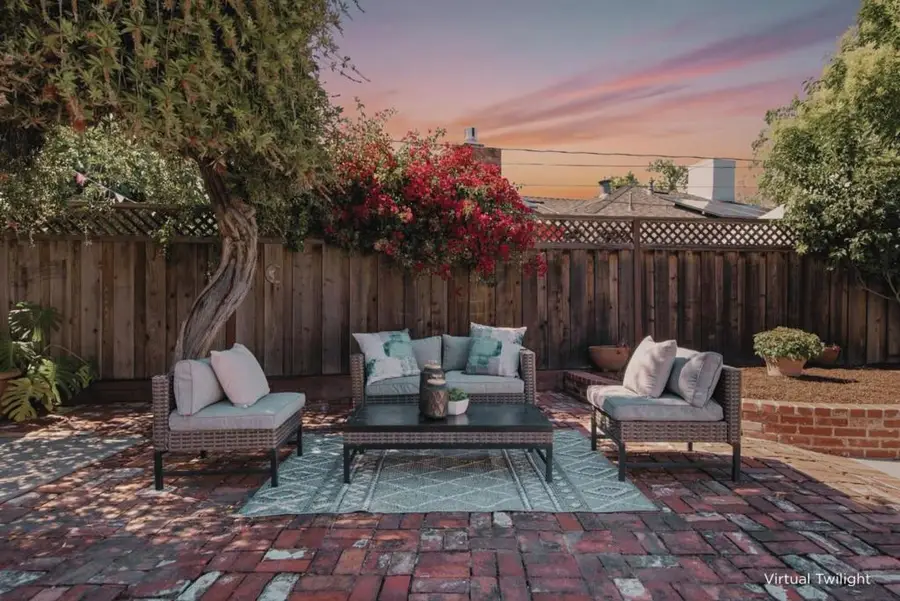 2438 Massachusetts Avenue, Redwood City, CA 94061 - #2