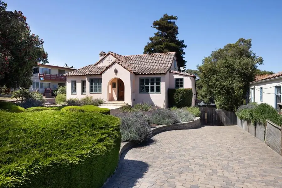 938 Lighthouse Avenue, Pacific Grove, CA 93950 - #2