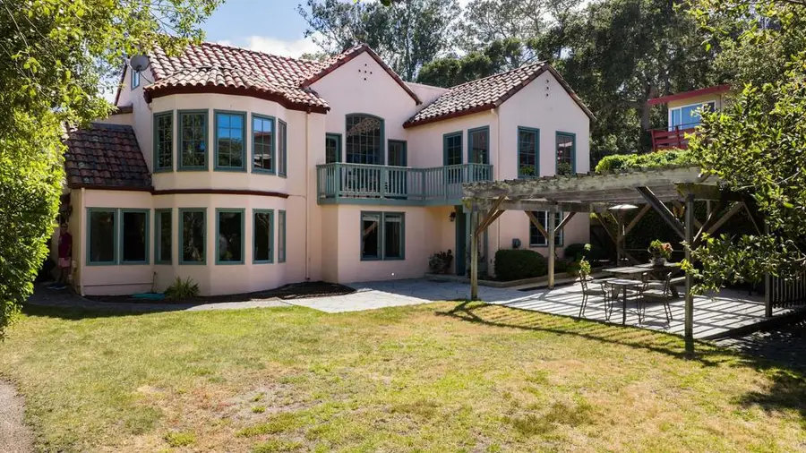 938 Lighthouse Avenue, Pacific Grove, CA 93950 - #3