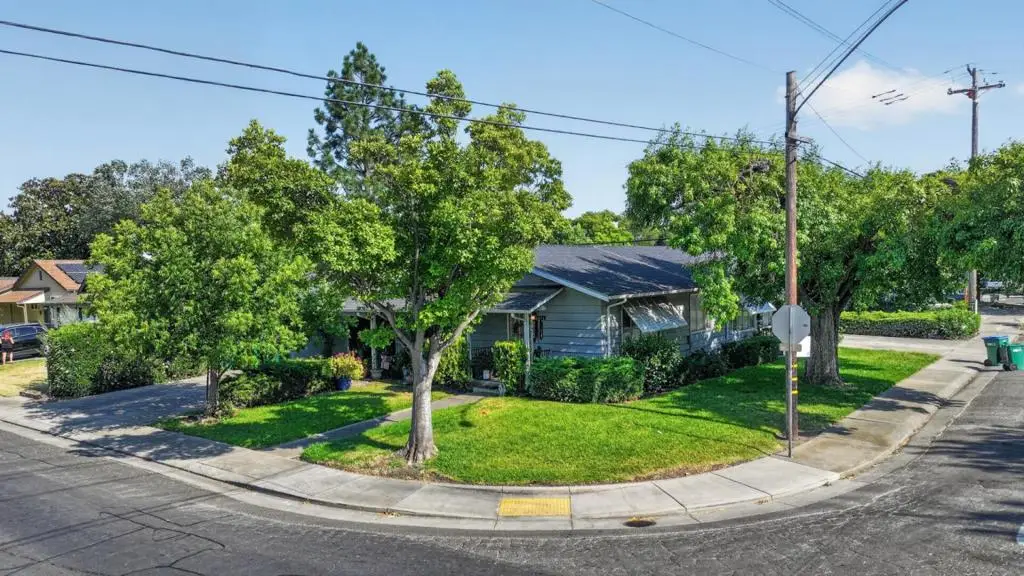 442 W Lincoln Road, Stockton, CA 95207 - #1