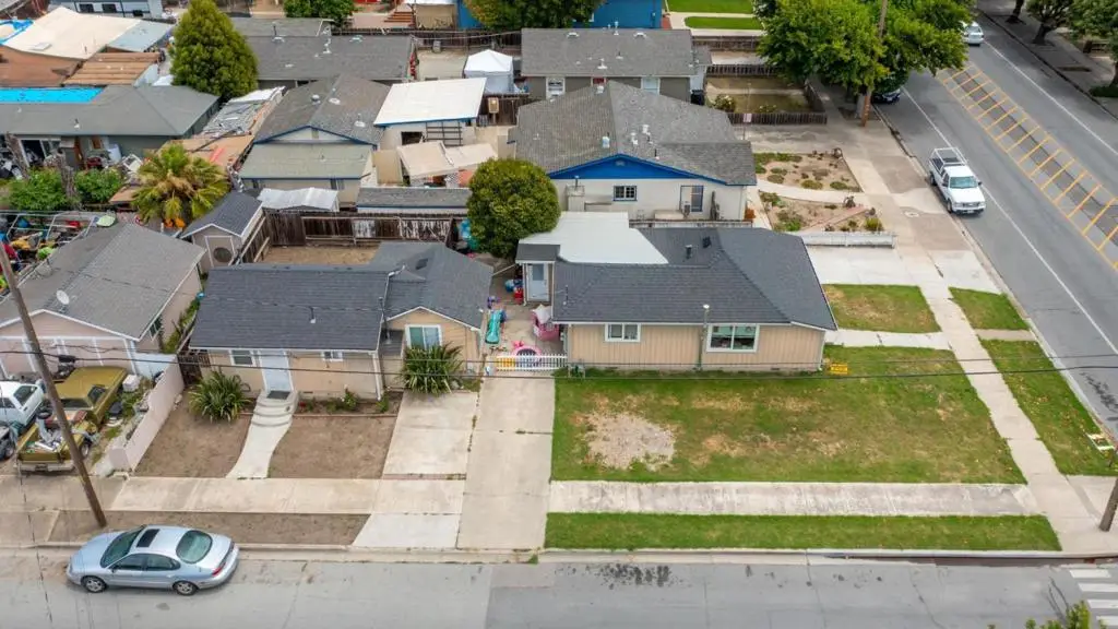 694 Central Avenue, Hollister, CA 95023 - #1