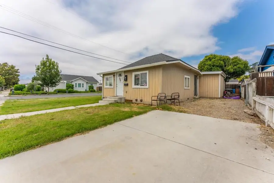 694 Central Avenue, Hollister, CA 95023 - #3