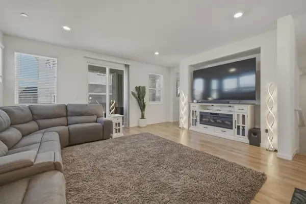 6389 Laguna Seca Lane, Gilroy, CA 95020