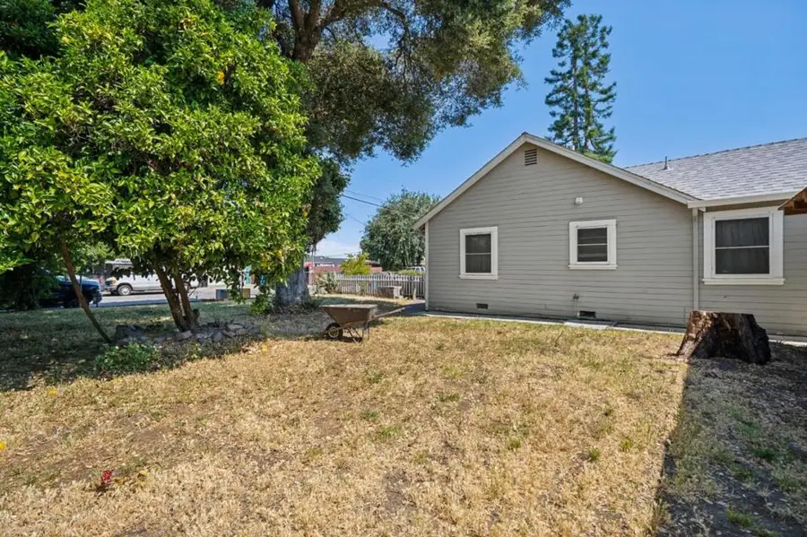 240 Berkshire Avenue, Redwood City, CA 94063 - #2