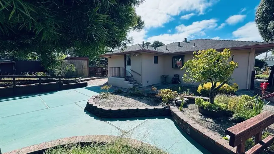 11 Ivy Street, Monterey, CA 93940 - #2