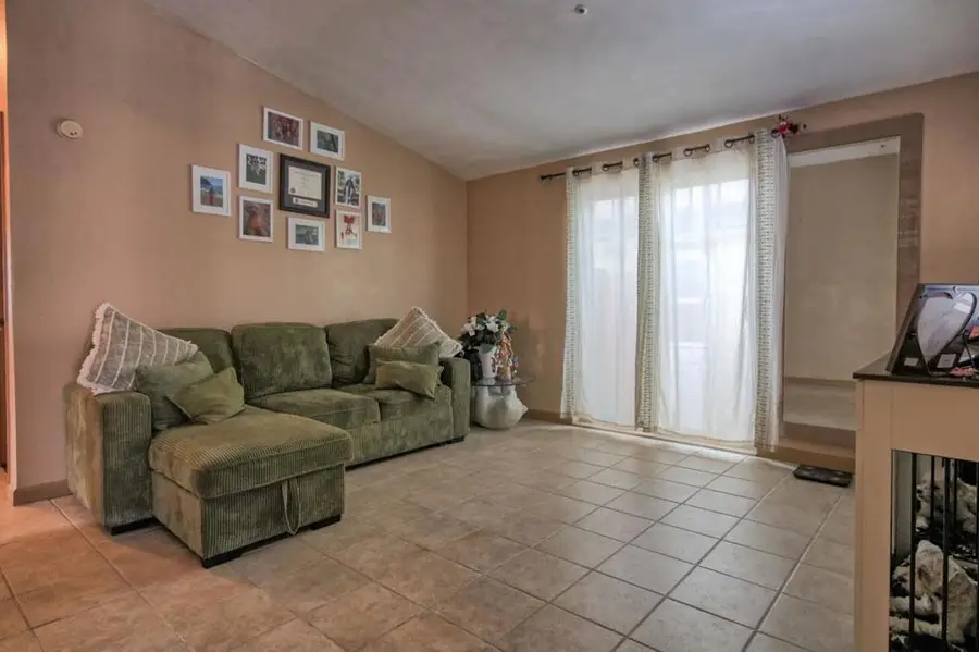 704 Garner Avenue #30, Salinas, CA 93905 - #3